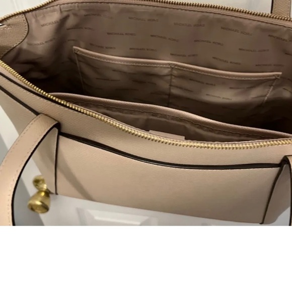 Michael Kors Soft Pink Tote - Excellent Condition - Picture 3 of 4